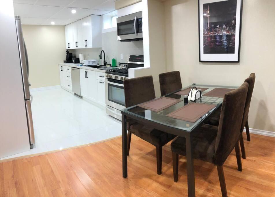 Basement Apartment In Richmond Hill Luaran gambar
