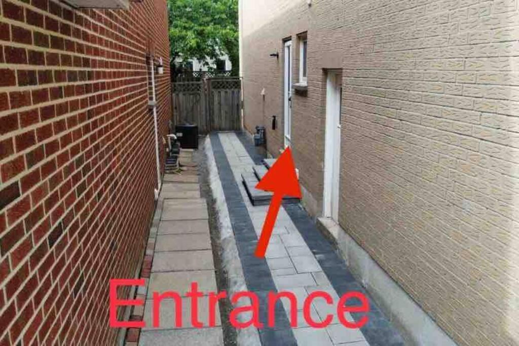 Basement Apartment In Richmond Hill Luaran gambar