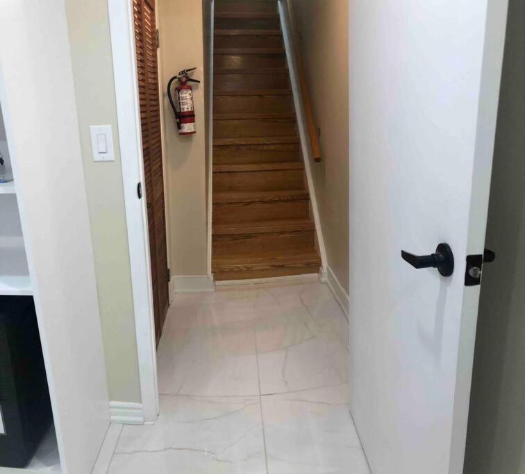 Basement Apartment In Richmond Hill Luaran gambar
